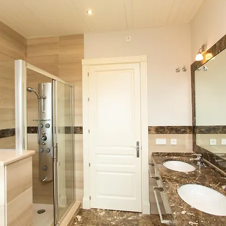 Lomas De Tatil Evi *